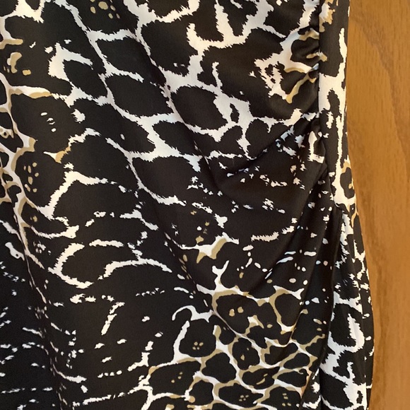 REDUCED!! Animal print short sleeved dress XL - Picture 2 of 6